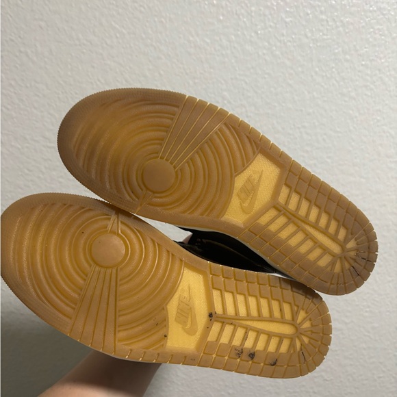 Jordan retro 1 high black and gold - Picture 9 of 9